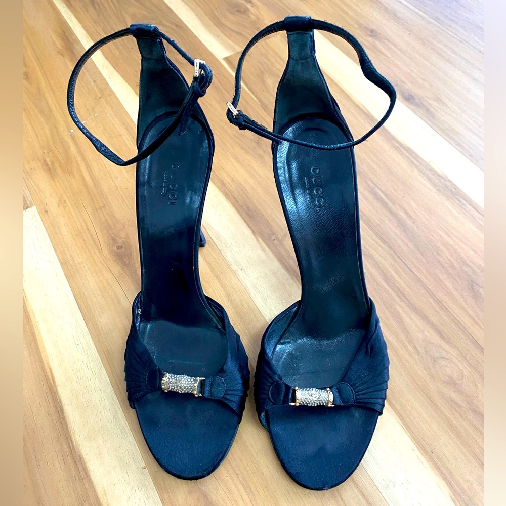 Gucci size 9 women’s black satin & crystal elegant heels